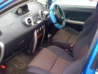 2002 Toyota ist Photos