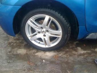 2002 Toyota ist Photos