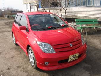 2002 Toyota ist Images