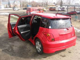2002 Toyota ist Pics