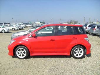 2002 Toyota ist Images