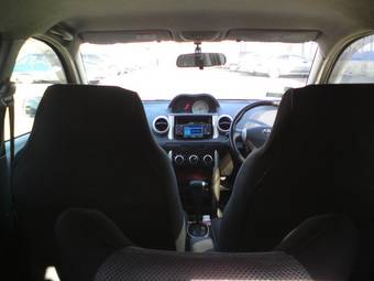 2002 Toyota ist Pictures