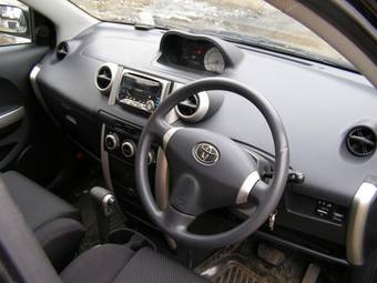 2002 Toyota ist Pictures