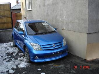 2002 Toyota ist Images