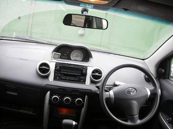 2002 Toyota ist Photos
