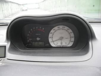 2002 Toyota ist Photos