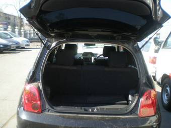 2002 Toyota ist Images