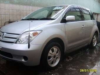 2002 Toyota ist Photos