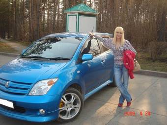 2002 Toyota ist Photos