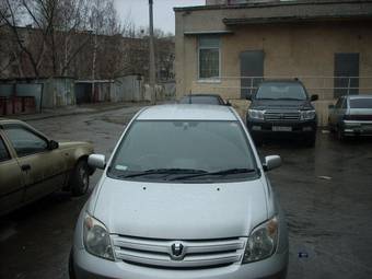 2002 Toyota ist Pictures