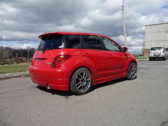 2002 Toyota ist Pics