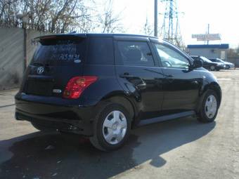2002 Toyota ist Pictures
