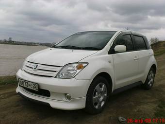 2002 Toyota ist Pictures