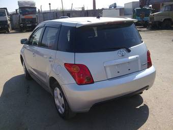 2002 Toyota ist Pictures