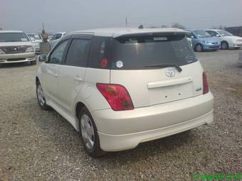 2002 Toyota ist Pics