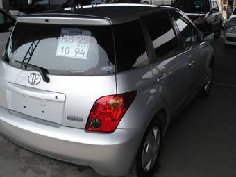 2002 Toyota ist Pictures