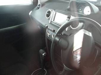 2002 Toyota ist Photos
