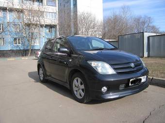 2002 Toyota ist Photos