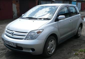 2002 Toyota ist Pictures