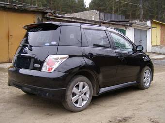 2002 Toyota ist Photos
