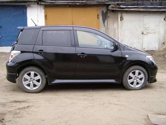 2002 Toyota ist Pictures