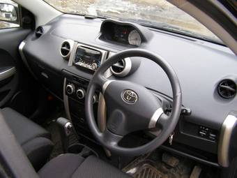 2002 Toyota ist Photos