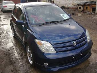 2002 Toyota ist Photos