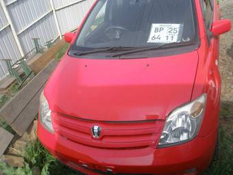 2002 Toyota ist Photos