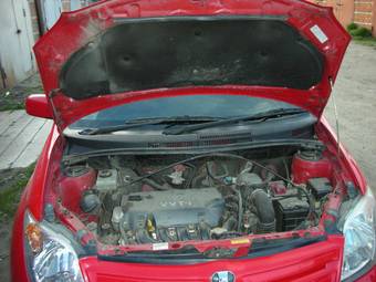 2002 Toyota ist Photos