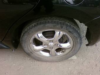 2002 Toyota ist Photos
