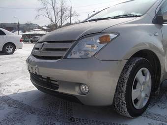 2002 Toyota ist Photos