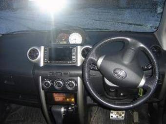 2002 Toyota ist Images