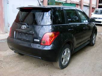 2002 Toyota ist Pictures