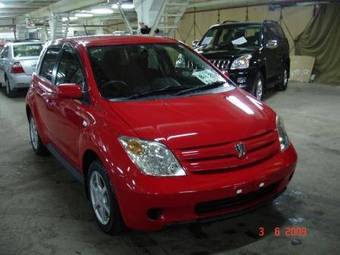 2002 Toyota ist Pictures
