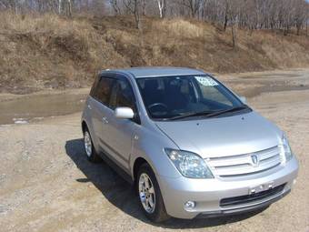 2002 Toyota ist Pictures
