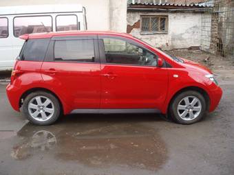 2002 Toyota ist Pictures
