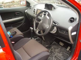 2002 Toyota ist Pictures