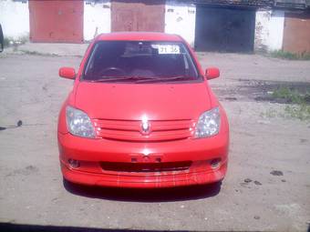 2002 Toyota ist Photos