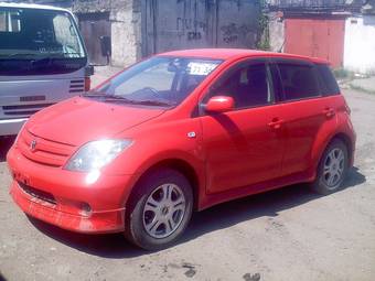 2002 Toyota ist Photos