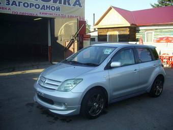 2002 Toyota ist Pics