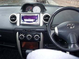 2002 Toyota ist Pictures