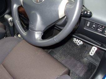 2002 Toyota ist Pics