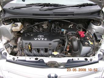 2002 Toyota ist Pictures