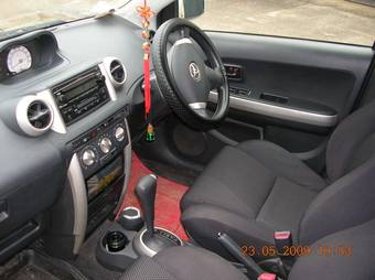 2002 Toyota ist Pictures