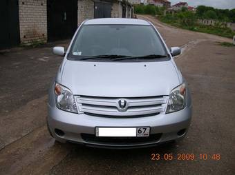 2002 Toyota ist Photos