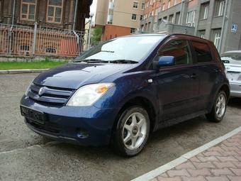 2002 Toyota ist Photos