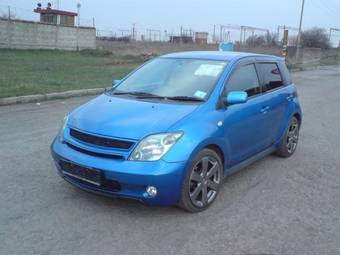 2002 Toyota ist Photos