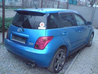 2002 Toyota ist Photos
