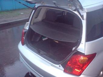 2002 Toyota ist Pictures