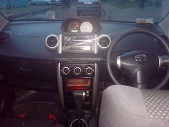 2002 Toyota ist Pictures